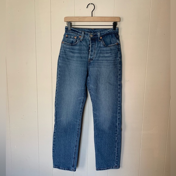 Levi's Denim - Levi’s 501 Original Straight Leg Jeans Medium Wash High Rise (25w x 30l)